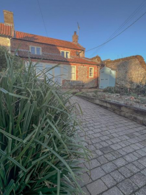 Rural Cottage under 3 miles to Mundesley and Norfolk Coast